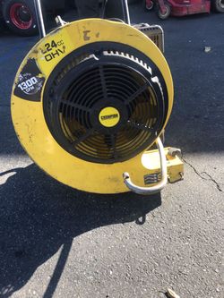 Champion 224cc OHV Gas Leaf Blower 1300 CFM