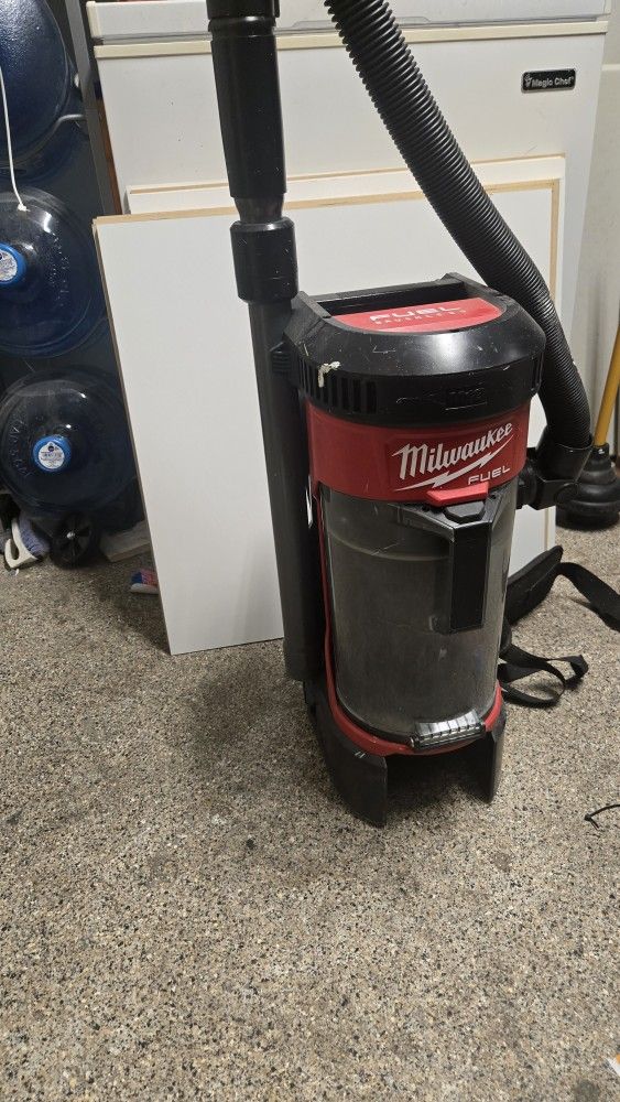 Milwaukee Backpack Vaccum Cordless Tool