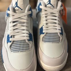 Air Jordan 4’s Size 13