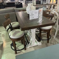 [OM] 🟪 Only $45 initial then take it home 🏡 Brand New Valebeck Dining Set Thanksgiving 