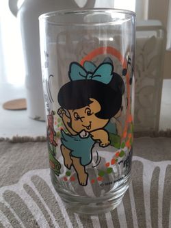 The Flintstones kids Pizza Hut 1986 Betty  glass Collectible 