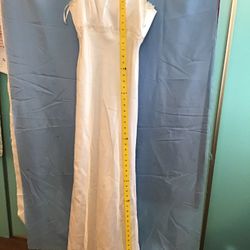 WHITE DRESS SIZE 6 , $10.00