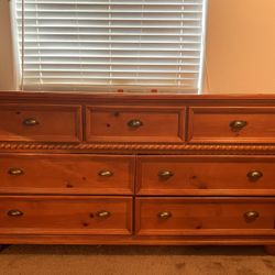 Dresser with mirror 