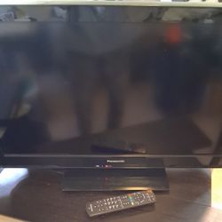TV PANASONIC 32"w/ REMOTE 