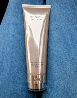 Estēe Lauder Re-Nutriv  Cleanser 4.2 OZ SEALED