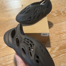 Yeezy foam onyx boxka