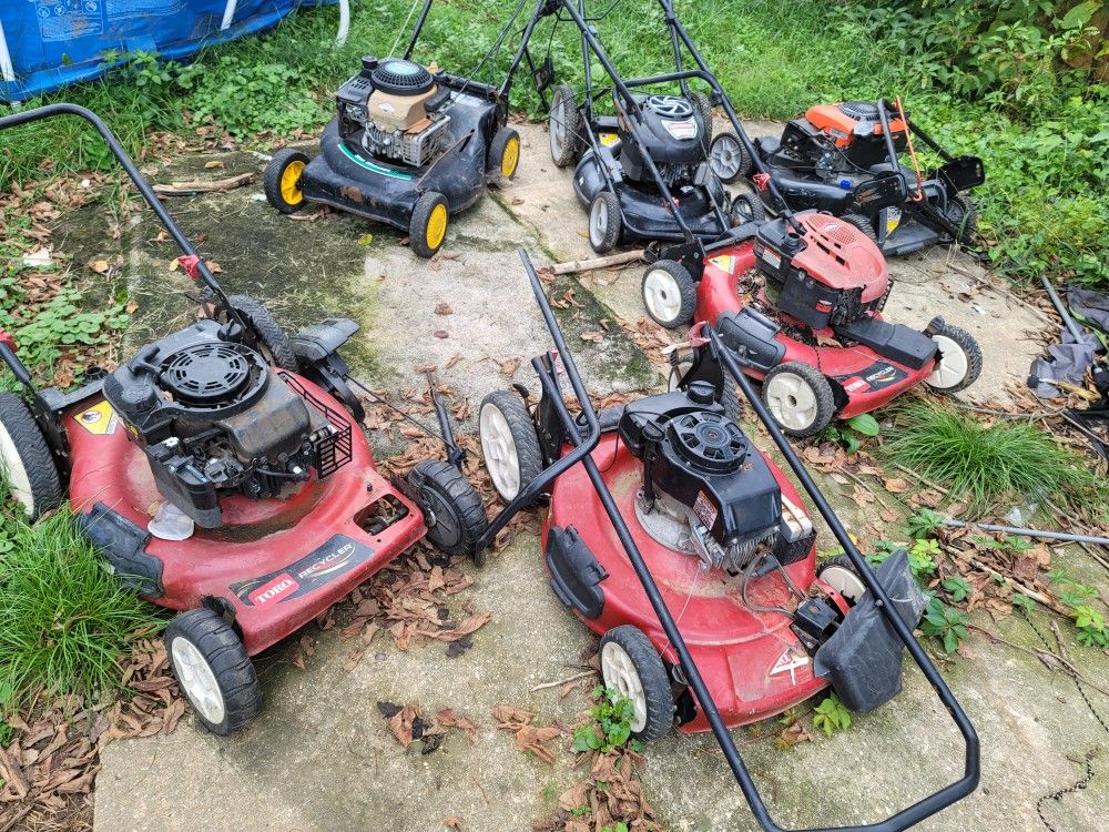 All great lawn mowers engine runs on all toros just need throttle cable or for part make an offer