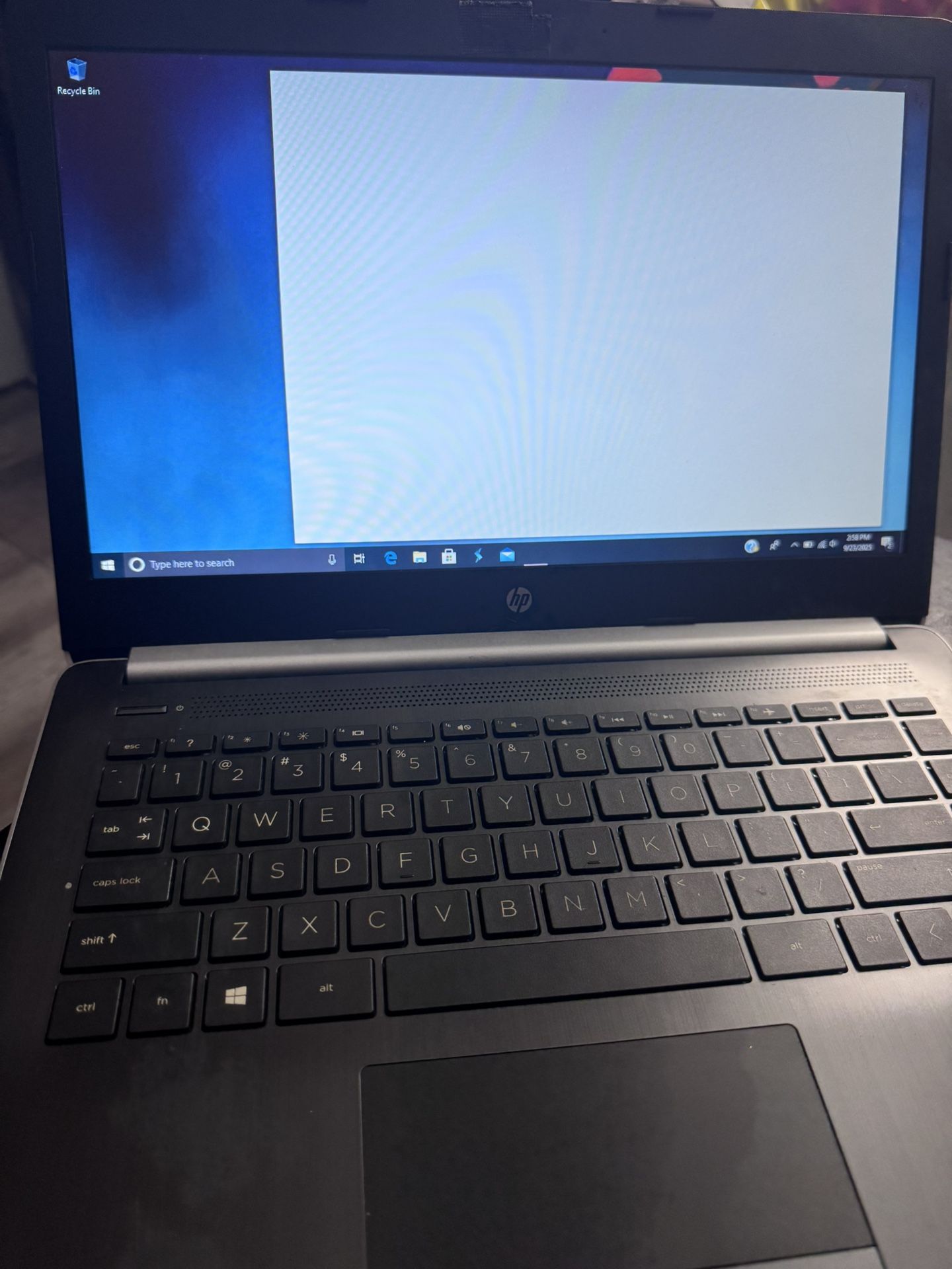Windows 10 Hq Laptop With Charger 