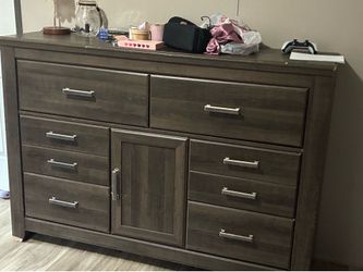Bedroom set