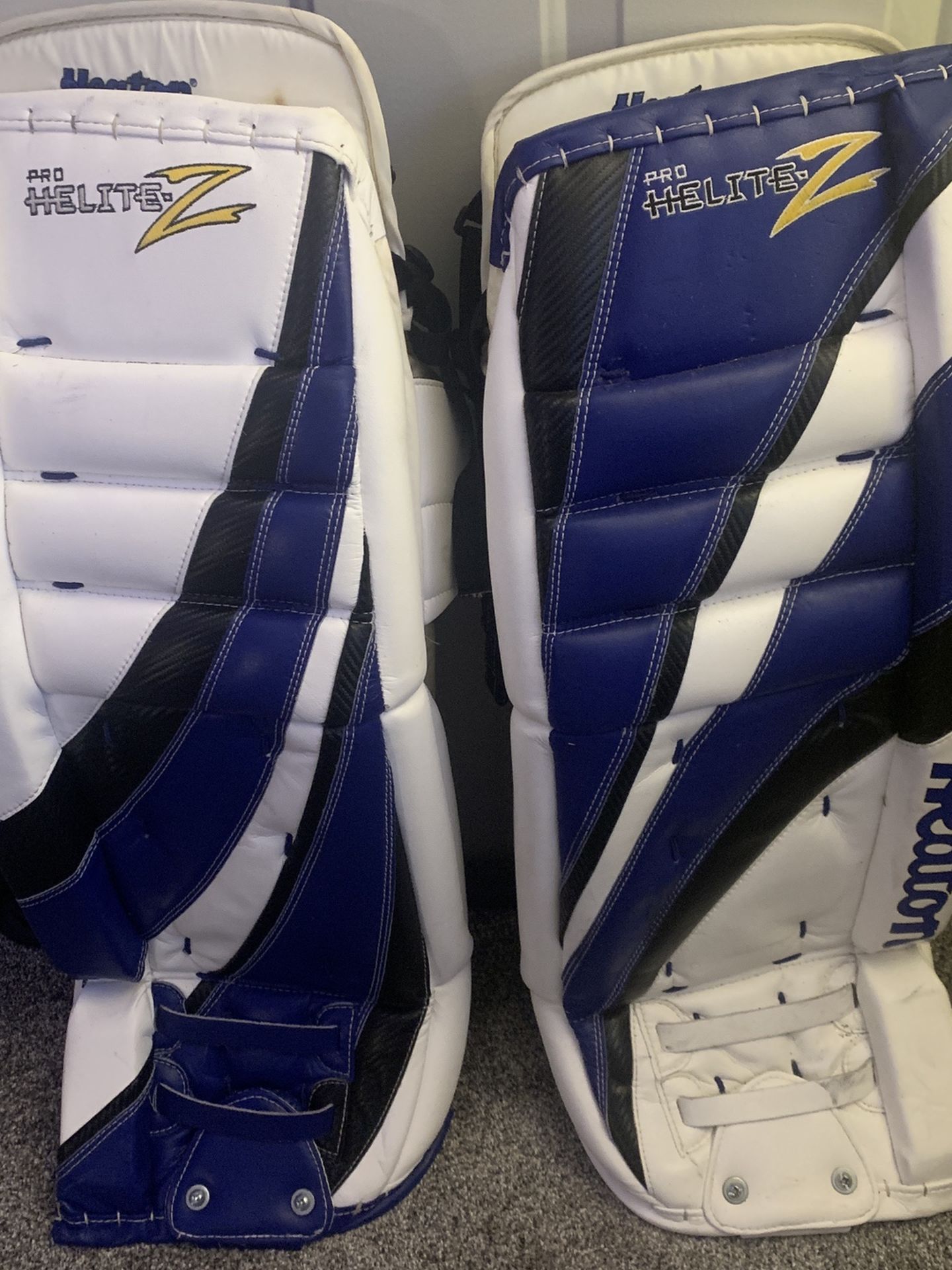 Heaton White/Blue/Black Goalie Pads 32” Only Used 10 times!!!