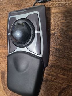 Kensington Wired Trackball Mouse with Wrist Rest