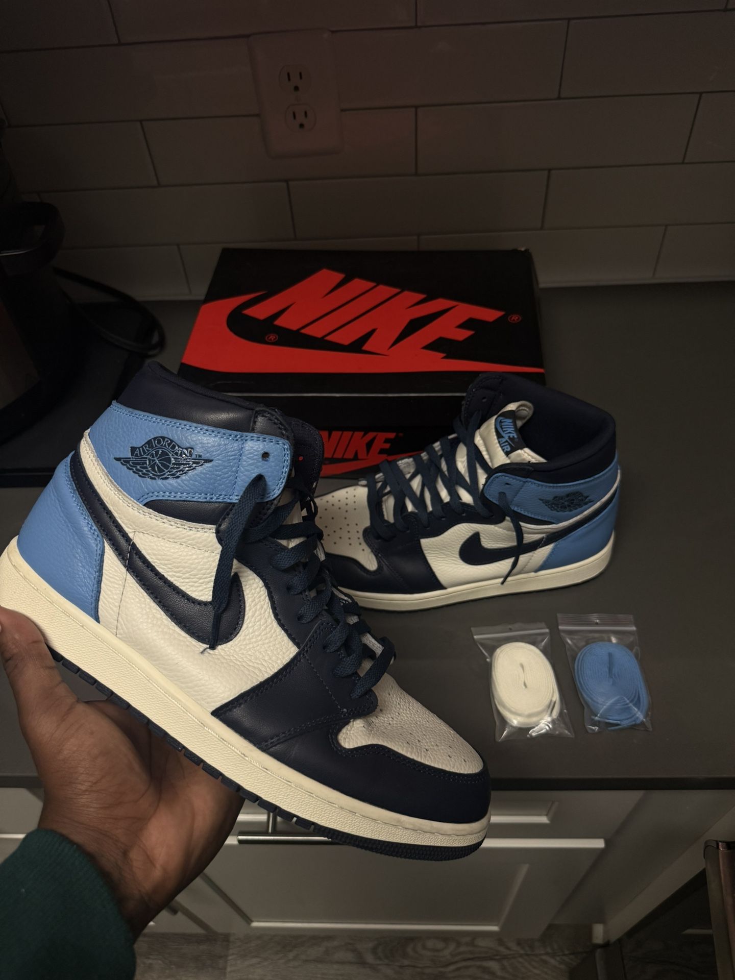 Air Jordan 1 Obsidian UNC Men display picture 3