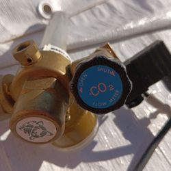 CO2 Regulator Used