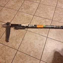 FISKAR TRIPLE CLAW 39.2 Inches STAND UP  WEEDER WITH SERRATE STEEEL CLAWS $35. FIRMPRICE. 