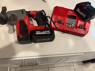 M18 FUEL 18V Lithium-Ion Brushless Cordless 1 in. SDS-Plus Rotary Hammer