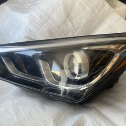 2018 HYUNDAI SANTA FE LEFT HEADLIGHT 