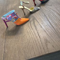 3 Just The Right Shoe miniatures