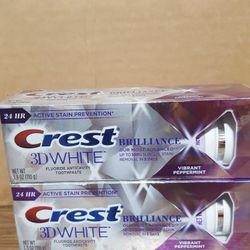 Crest 3D White Brilliance Vibrant Peppermint Toothpaste.
