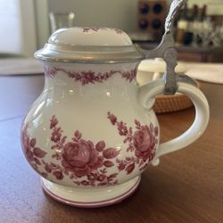 ZINN Salzburger Zinnstube Goldgasse 8 Austria porcelain beer or wine stein 