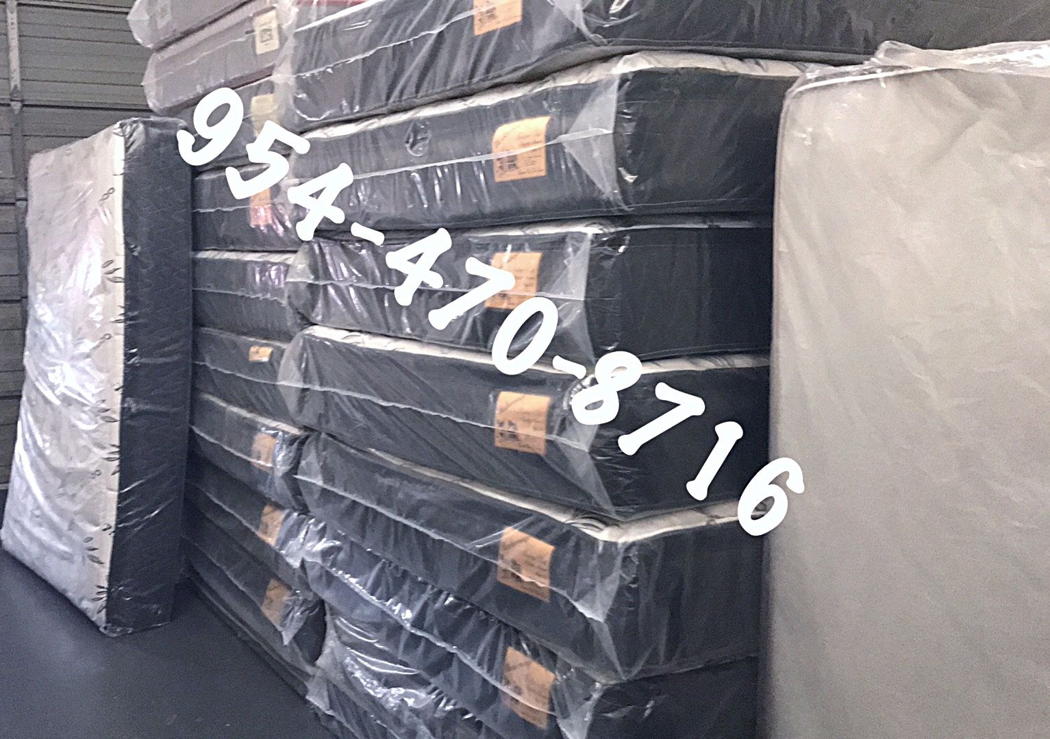 Queen ☆240☆ Full☆210☆Twin☆165☆ King ☆320☆■■$$BOX INCLUDED ☆☆☆☆