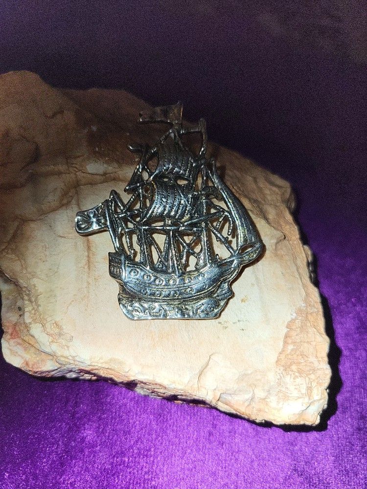 Sailing Ship SS Pin