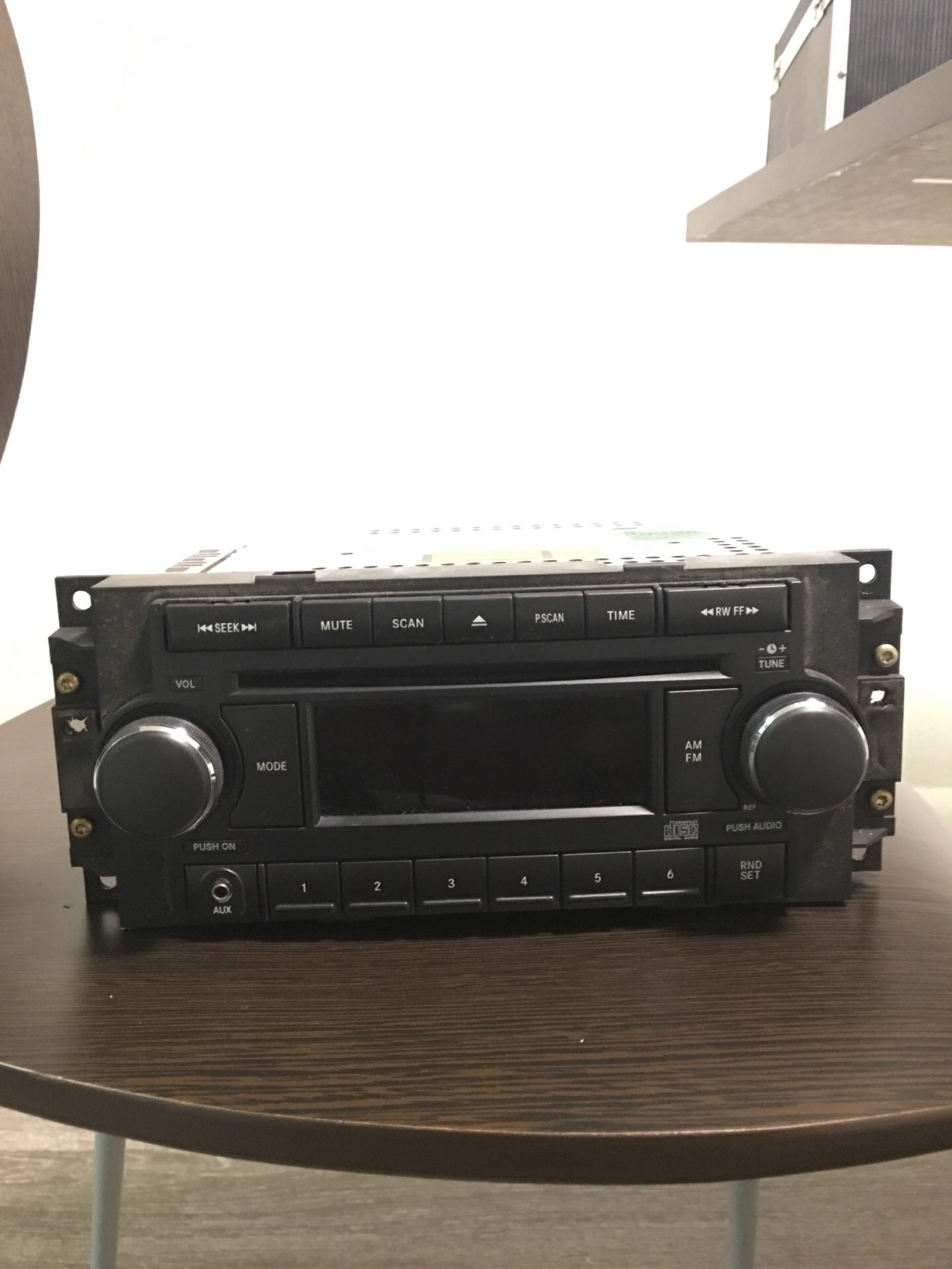 Stereo Chrysler model