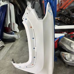 2016 - 2023 Toyota Tacoma Left Fender 