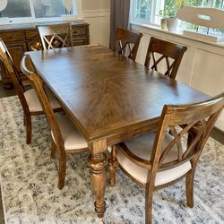 Beautiful Dining Set MUST GO!