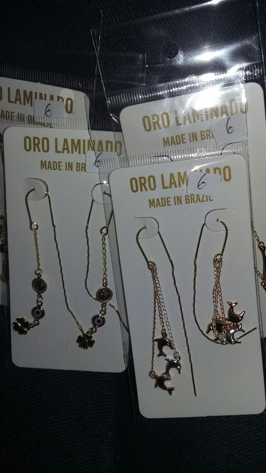 ARETES Violadores en oro laminado