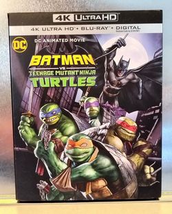 Batman VS Teen Age Mutant Ninja Turtles 4KUHD + Blu-Ray + Digital