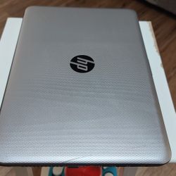 HP Notebook (Please See Pics and Read Full Description)