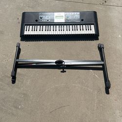 Yamaha Digital Piano/Keyboard + Stand