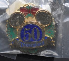 Disney DLR 50th Anniversary Christmas Wreath Mickey Ears Cast LE 3000 Pin (C9)
