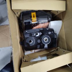 DNA Motoring Headlamps Headlight Assembly for Ford E150 E250 E350 E450SD 16-21 F650
HL-OH-F SD08-BK-AM