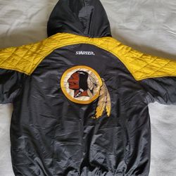 AUTHENTIC NFL WASHINGTON REDSKINS ZIPPER & BUTTON STARTER HOODED JACKET SIZE M 

AUTHENTIC NFL WASHINGTON REDSKINS ZIPPER & BUTTON STARTER HOODED JACK