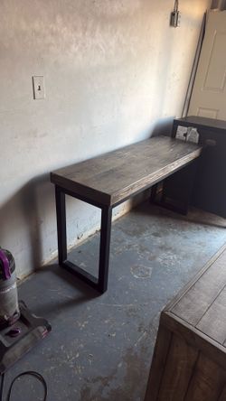 Wood table FREE DELIVER