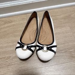 Naturalizer White and Black Ballet Flats with Bow 7