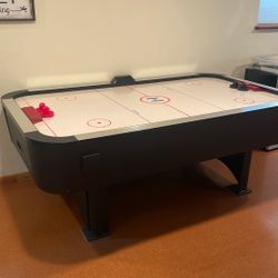 Air Hockey Table