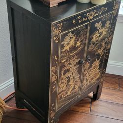 Vintage Gilt Chinoiserie Cabinet
