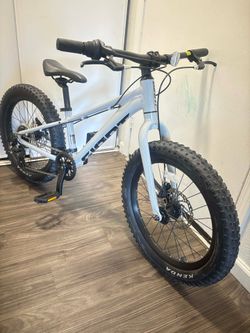 Giant STP 20 Kids Bike (Concrete Grey)