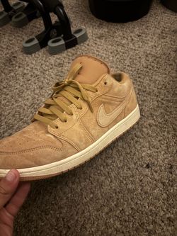 Low top tan suede air Jordan’s size 11
