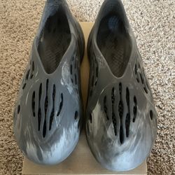 Yeezy Foam Runners MX Granite