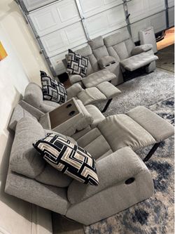 * Like New * Ashley Furniture 2pc Modular couch & love seat ( Free Delivery )