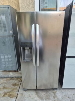 Refrigerator size thirty three