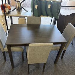 Dining Table With 4 Chair 