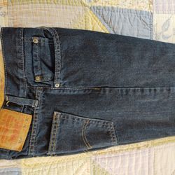 Men's Levis 514, W34L32. Like new. $10. 
