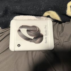 Beats Studio Pro 