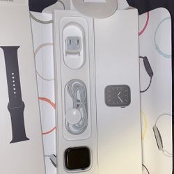 Series 5 Apple Watch (space grey)