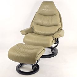 Ekornes Stressless Voyager Large Leather Recliner Chair & Ottoman Norway