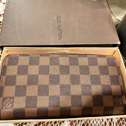 Louis Vuitton Damier Ebene Zippy Continental